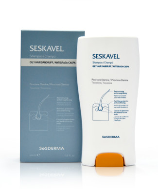 SESKAVEL Oily Hair Dandruff Control Shampoo